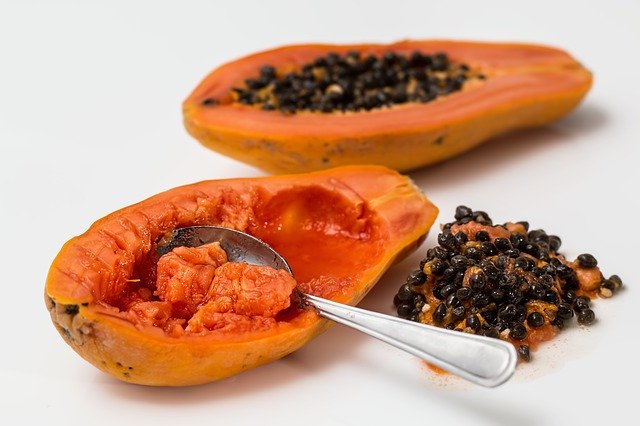 How is papaya used to treat allergy