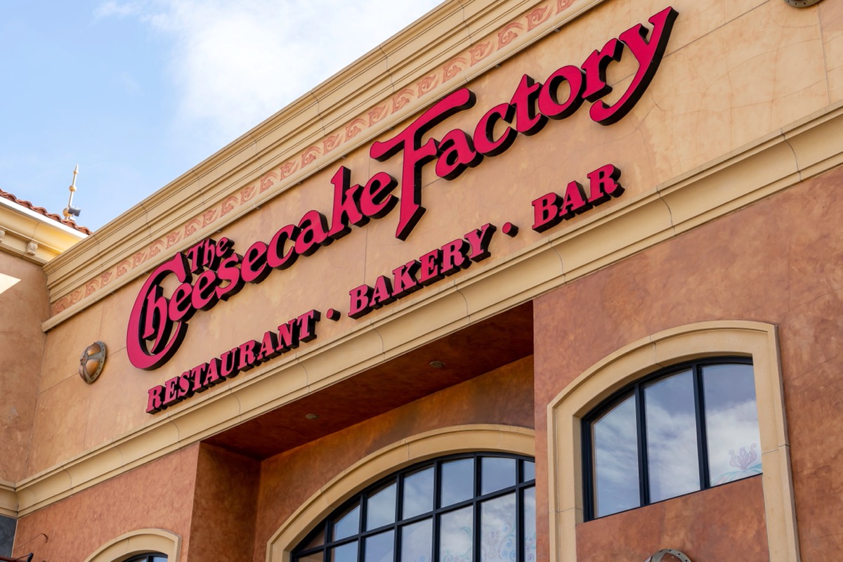 cheesecake factory exterior