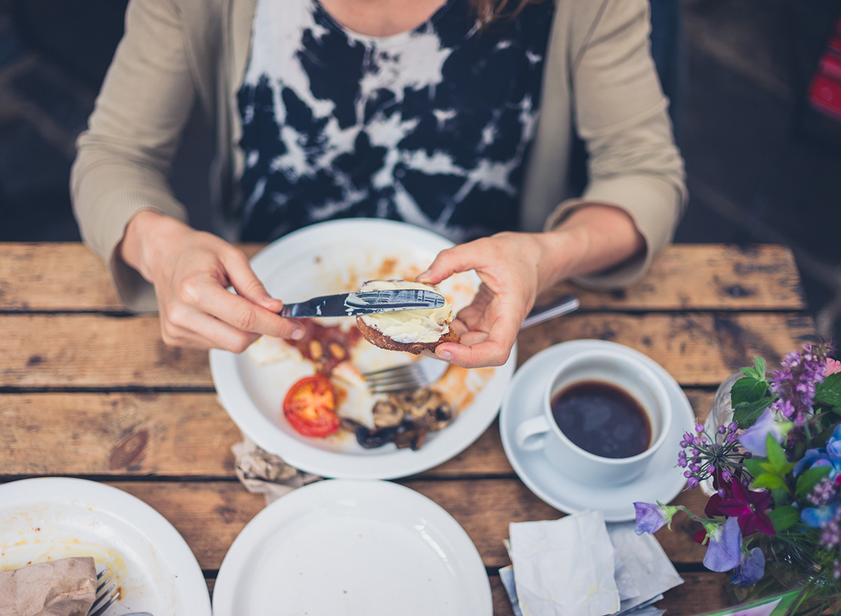 Best Food Resolutions You Can Make in 2022, According to Our Medical Experts