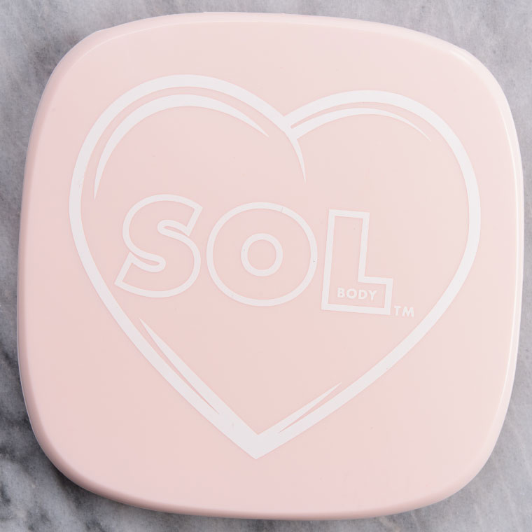 Sol Body Pretty Peach Shimmering Body Powder