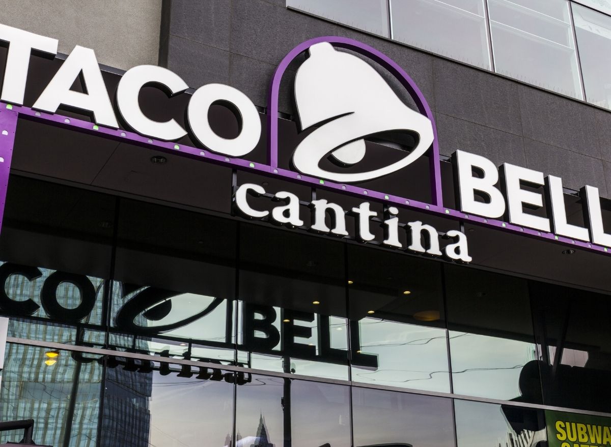 9 Best Fast-Food Chains That Actually Serve Beer
