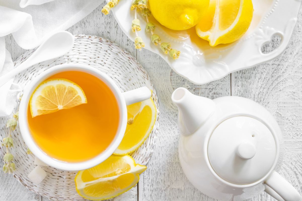 white tea and lemon