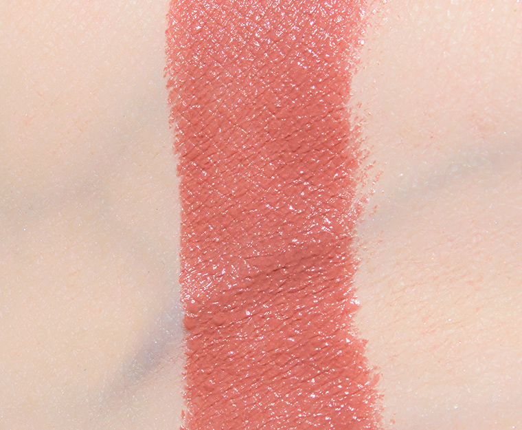 Charlotte Tilbury Chic Pink Kissing Lipstick