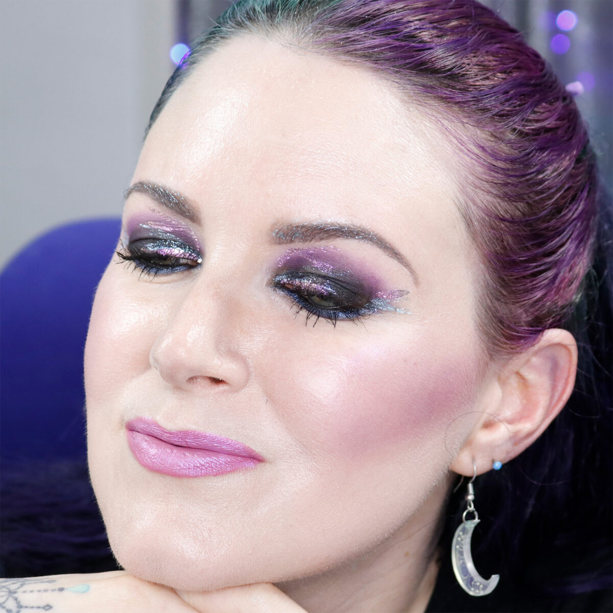 Indie makeup look on hooded eyes