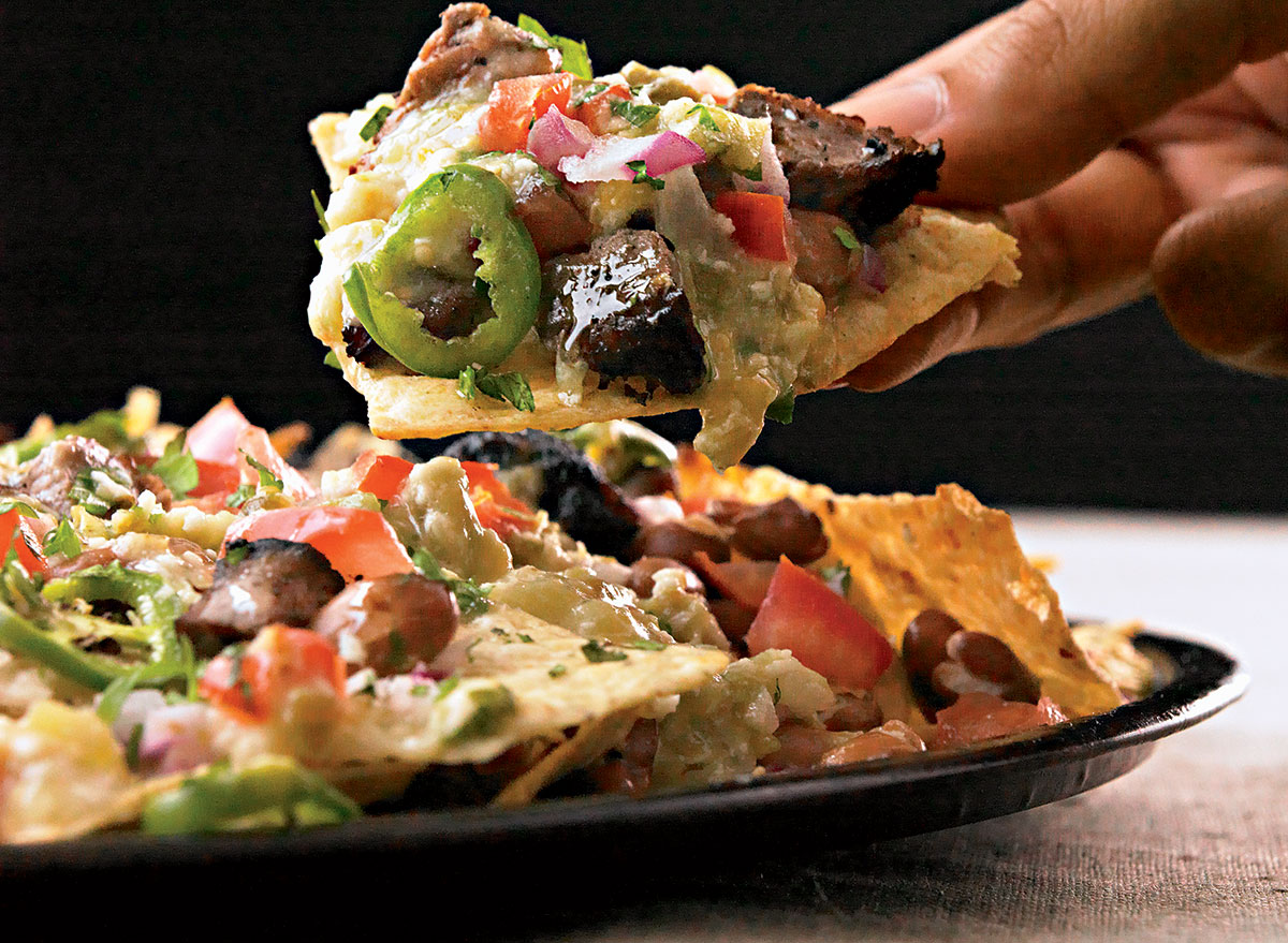 Steak nachos