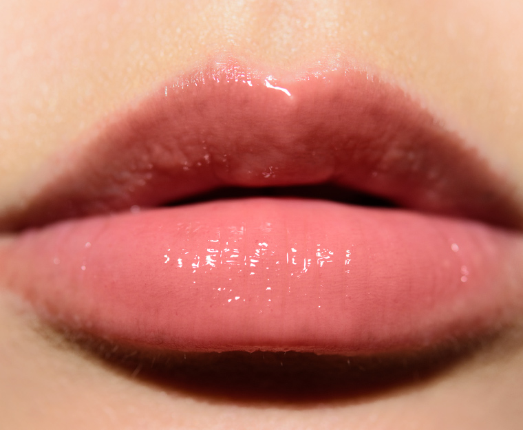 Makeup by Mario Honey Glow MoistureGlow Plumping Lip Serum