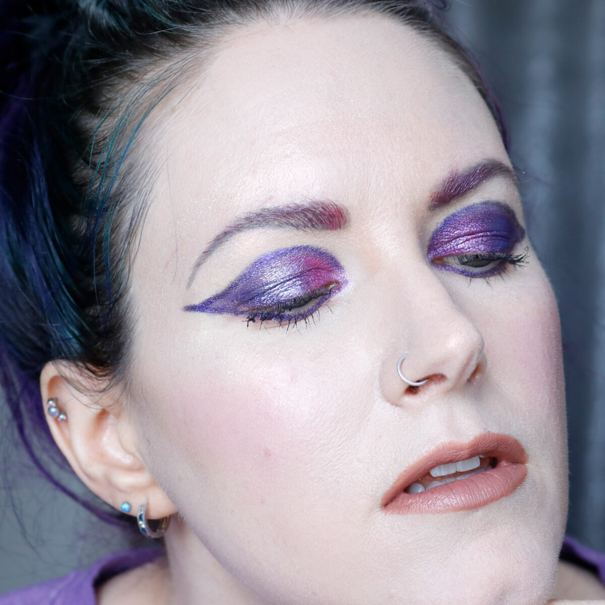 Step-by-Step Tutorial on Hooded Eyes