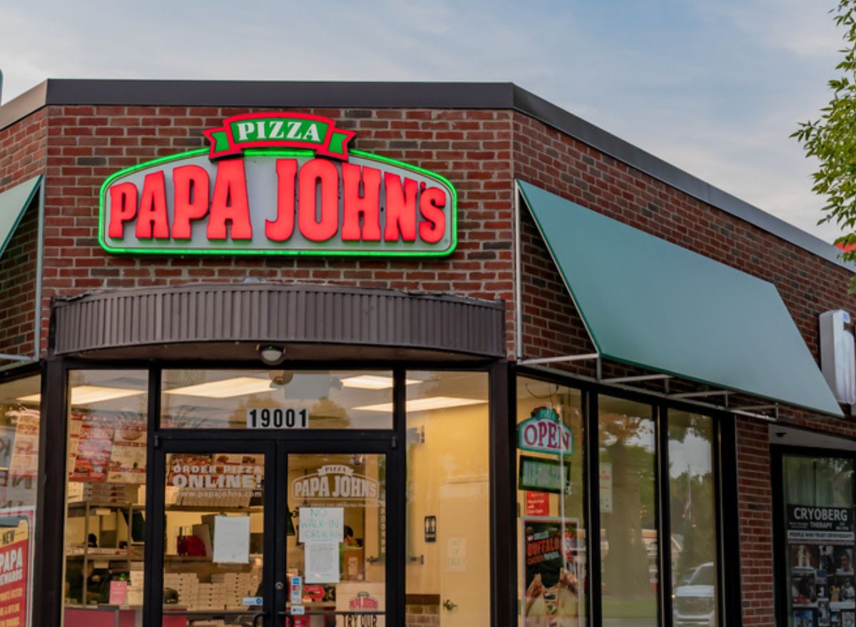5 Major Pizza Chains That Are on the Decline