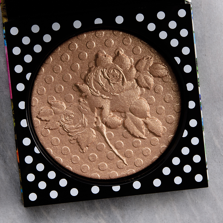 MAC Day Glow Extra Dimension Skinfinish