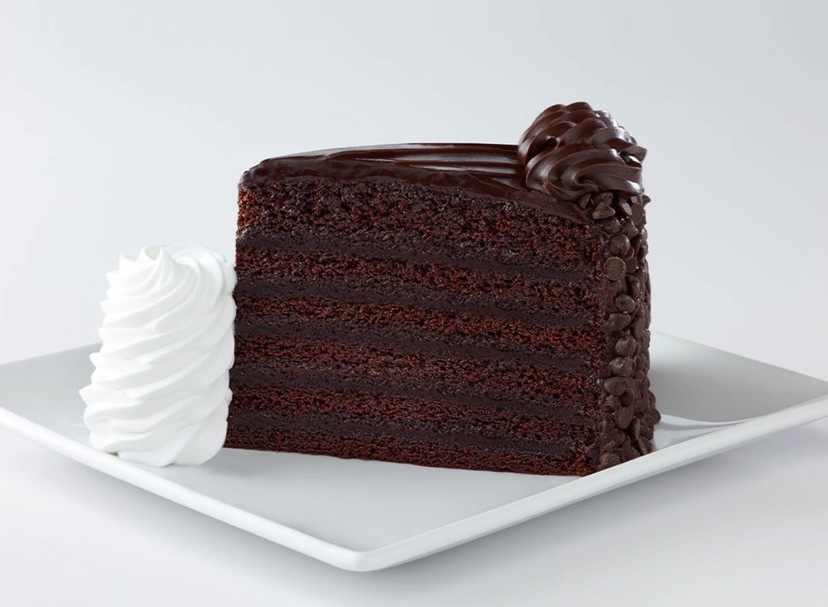 cheesecake factory linda's fudge cake