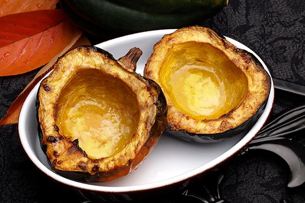 Image of Roasted Acorn Squash Halves | How to Cook Acorn Squash