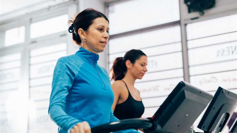 8 Treadmill Walking Blunders to Steer Clear Of