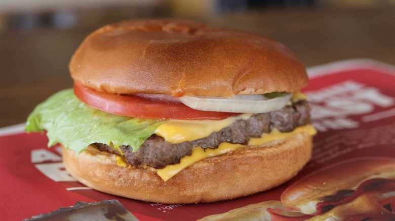 Where to Find Fresh, Never-Frozen Burgers Across America