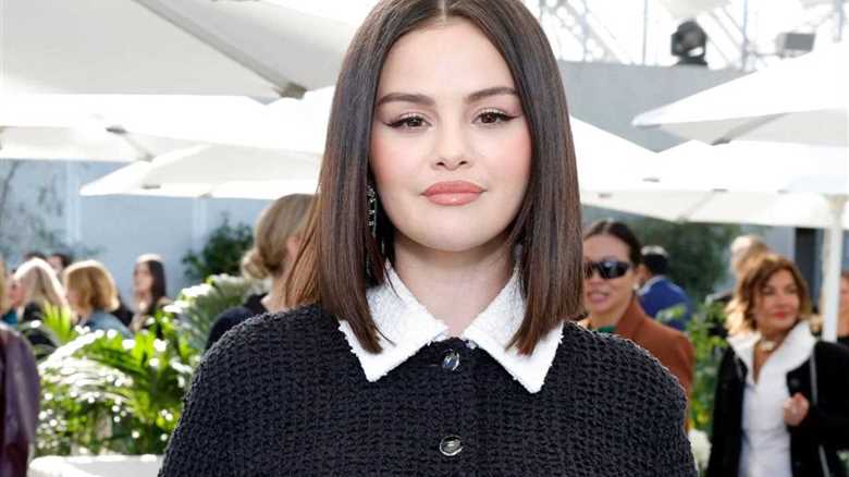 Selena Gomez Flaunts Stunning Engagement Ring and Chic Nails