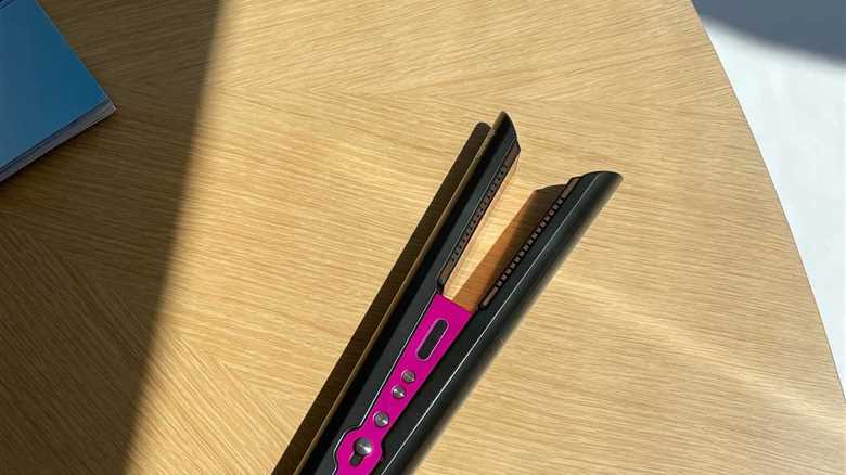 Unlocking the Secret to Hailey Bieber's Effortless Waves: A Review of the $500 Dyson Corrale Hair Straightener