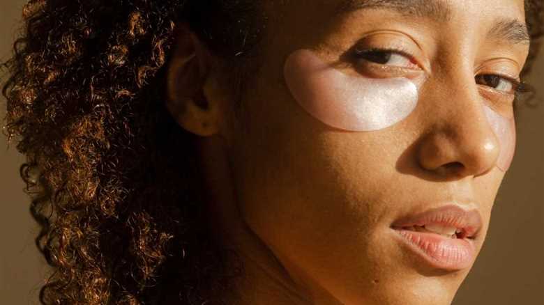 Aging Gracefully: American Women Redefine Beauty Standards