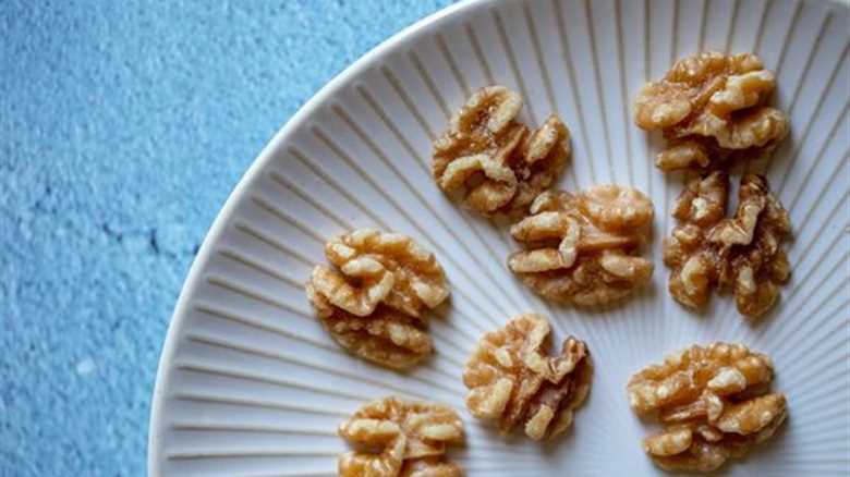 Unlocking the Secret to Healthy Snacking with Nuts